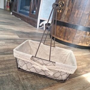Rustic Farmhouse Chicken Wire Handled Carrying Basket